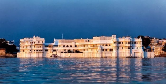 Индийский шедевр: плавающий дворец озера Пичола