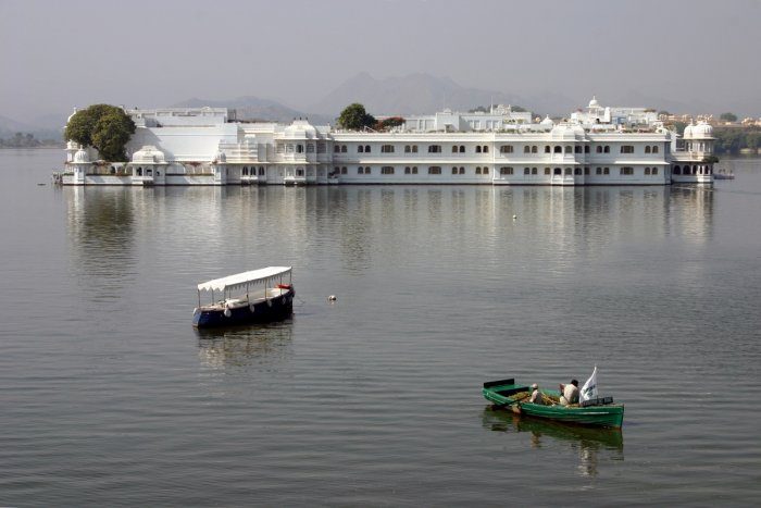Индийский шедевр: плавающий дворец озера Пичола