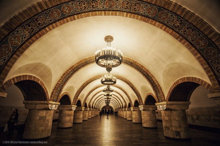 Станции метро, похожие на подземные музеи