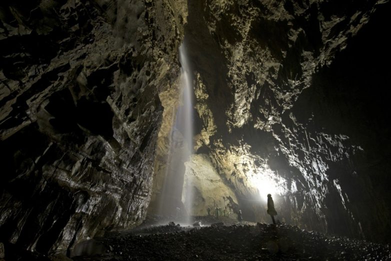 Потрясающие пещеры и невероятные подземелья