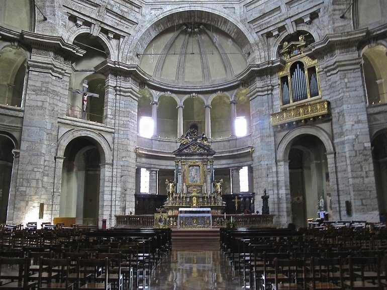 Старейшая церковь Милана - Базилика Сан-Лоренцо-Маджоре