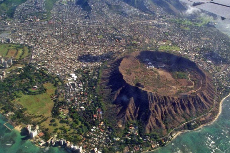 11 самых необычных вулканических кратеров в мире