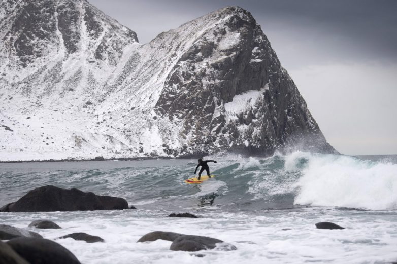 Суровый арктический серфинг