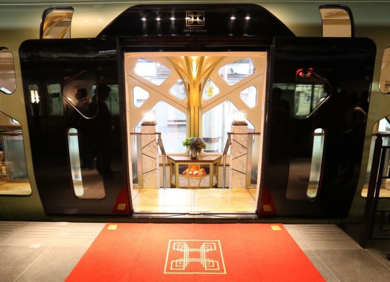 Самый роскошный в мире поезд запустили в Японии