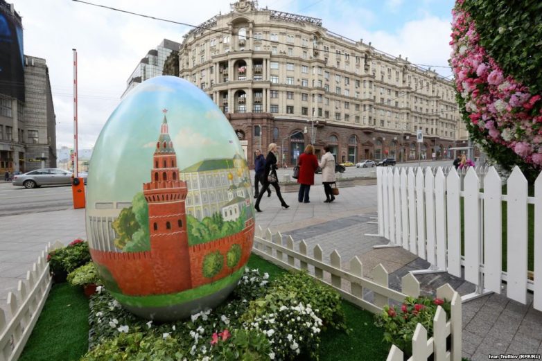 Москва нелепая, или Пингвины под арестом: странные арт-объекты российской столицы