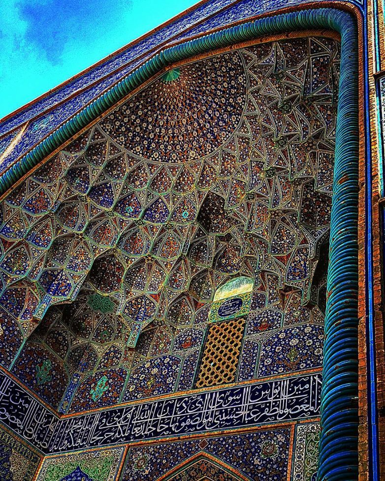 Тысяча и одна ночь: сказочная отделка иранских мечетей