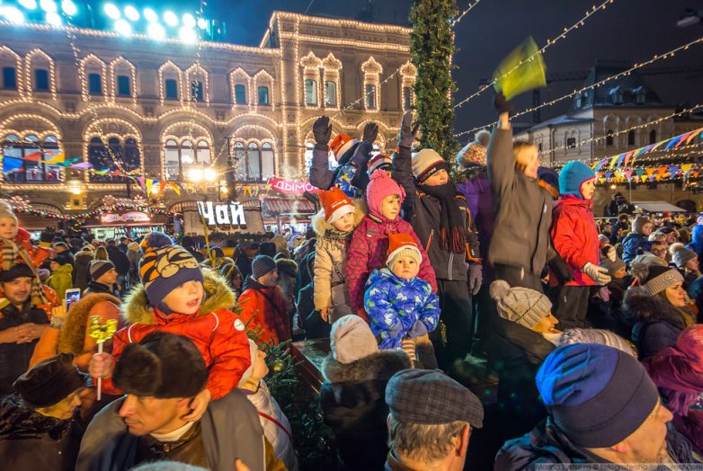 Ностальгическая прогулка по сияющей новогодней Москве