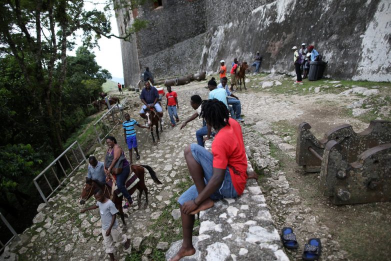 Страна контрастов: фоторепортаж о том, как живёт Гаити