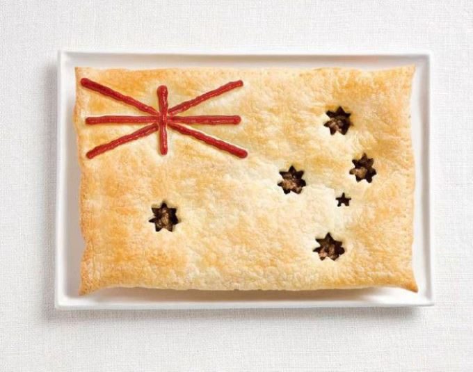 Вкусный проект: государственные флаги разных стран, выложенные из национальной еды