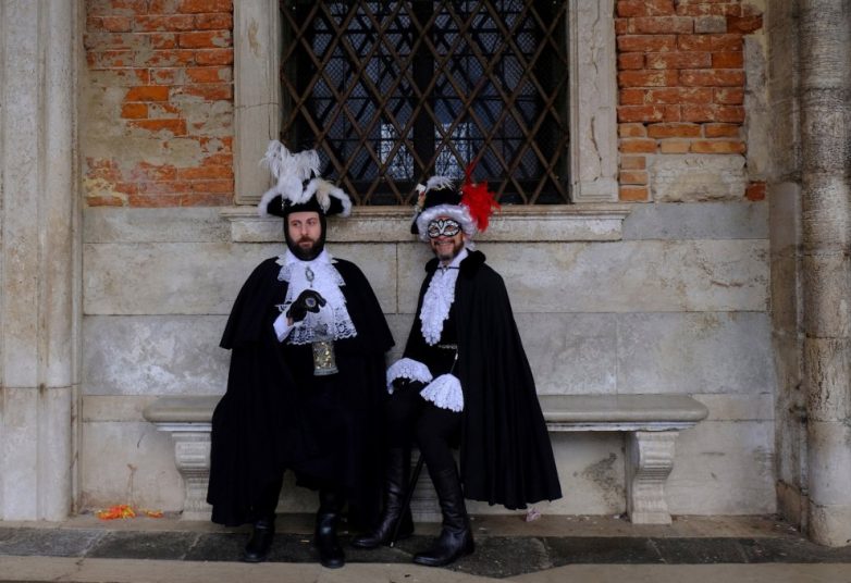 Сочные фото с Венецианского карнавала и немного истории этого торжества