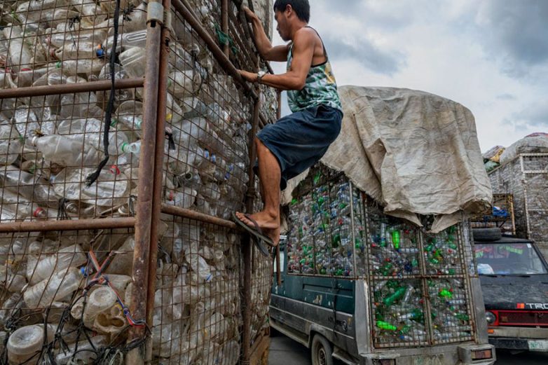 Мы убиваем наш мир: National Geographic опубликовал шокирующие снимки нашей планеты, погрязшей в пластике