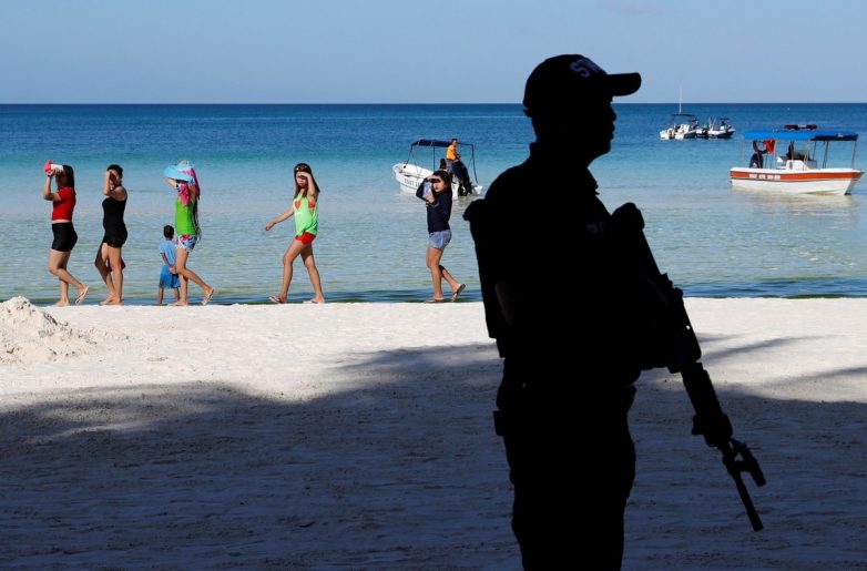 Почему для туристов закрыли остров Боракай