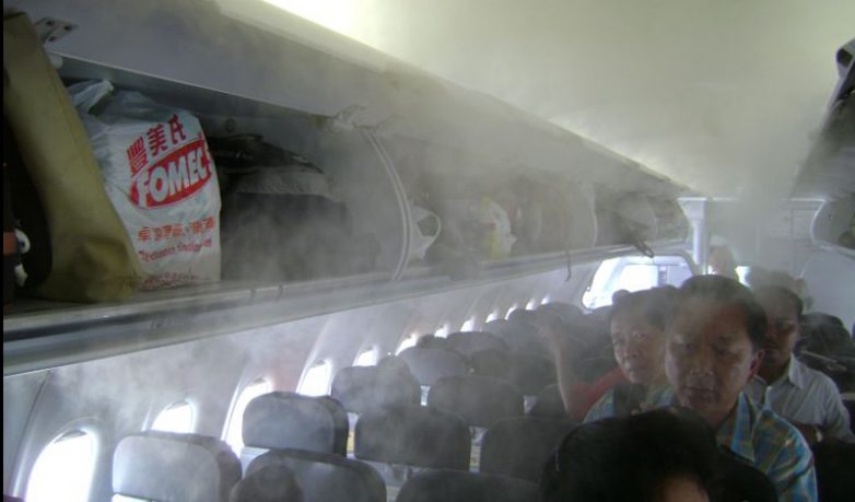 5 самых грязных мест в любом самолёте