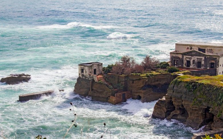 Проклятье Гайолы: итальянский остров, который отказываются посещать даже местные