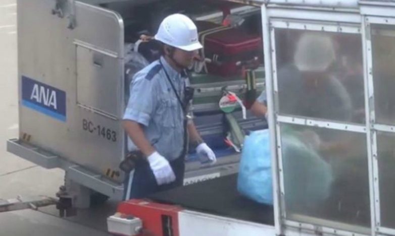 Японцы показали миру пример обращения с багажом пассажиров