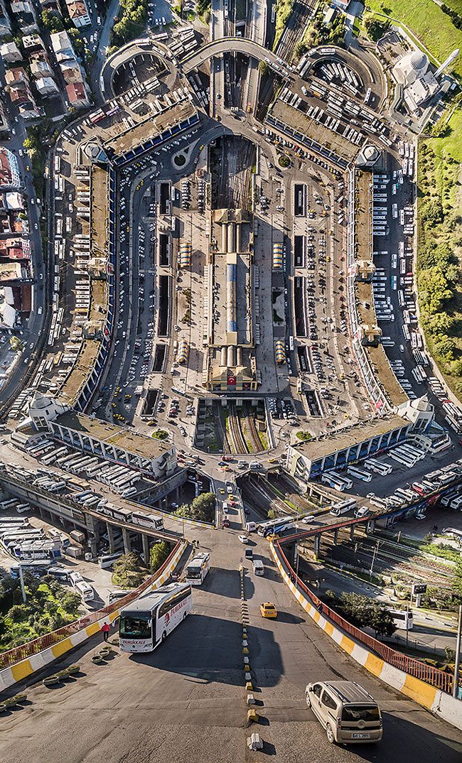 Турецкий фотограф «сгибает» города, и это потрясающе!