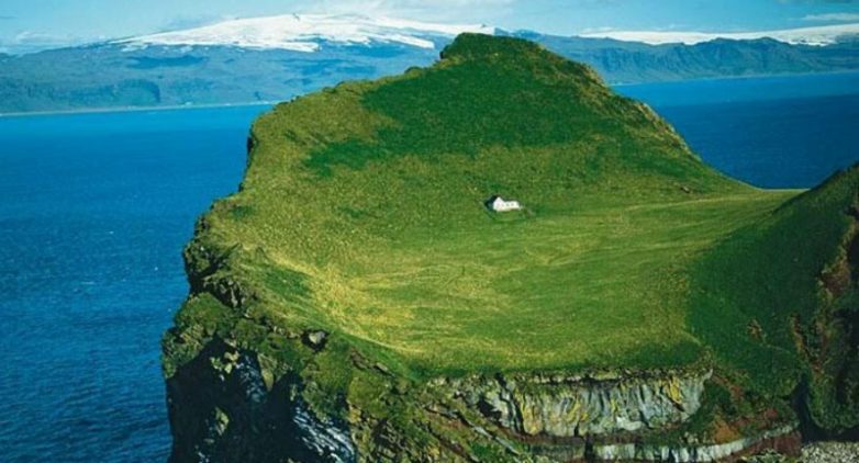 Загадка одинокого дома на исландском острове Эллидэе