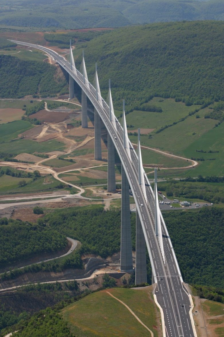 Мы строили, строили: как возводили самый высокий мост в мире