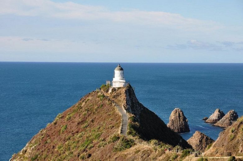Одинокий приют: маяк Наггет-Пойнт в Новой Зеландии