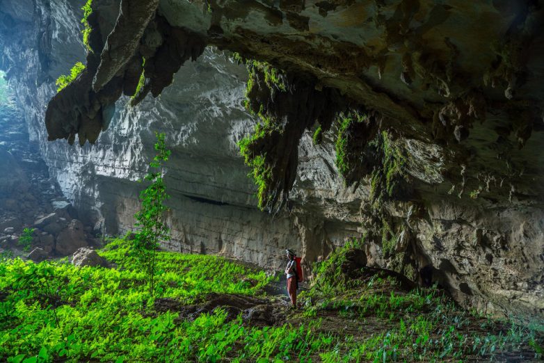 Удивительная пещера в Лаосе