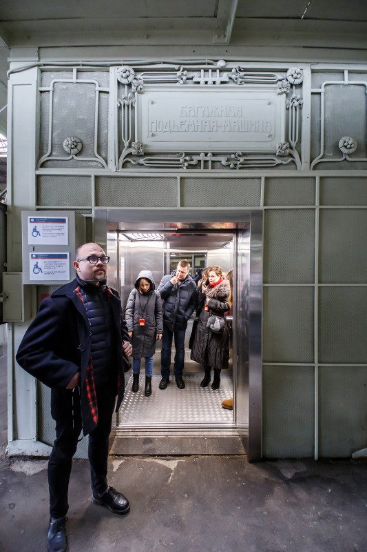 Эффектные дореволюционные лифты в Санкт-Петербурге