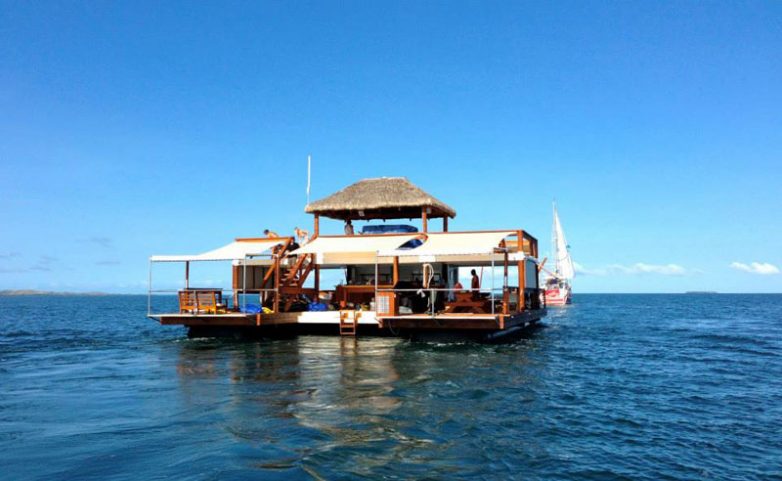 «Облако № 9»: плавучий бар на Фиджи