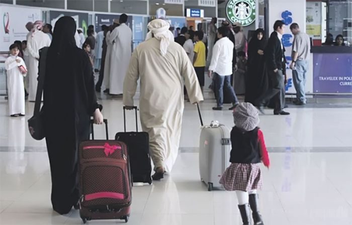 Вопрос на засыпку: как проходят паспортный контроль женщины в хиджабе?