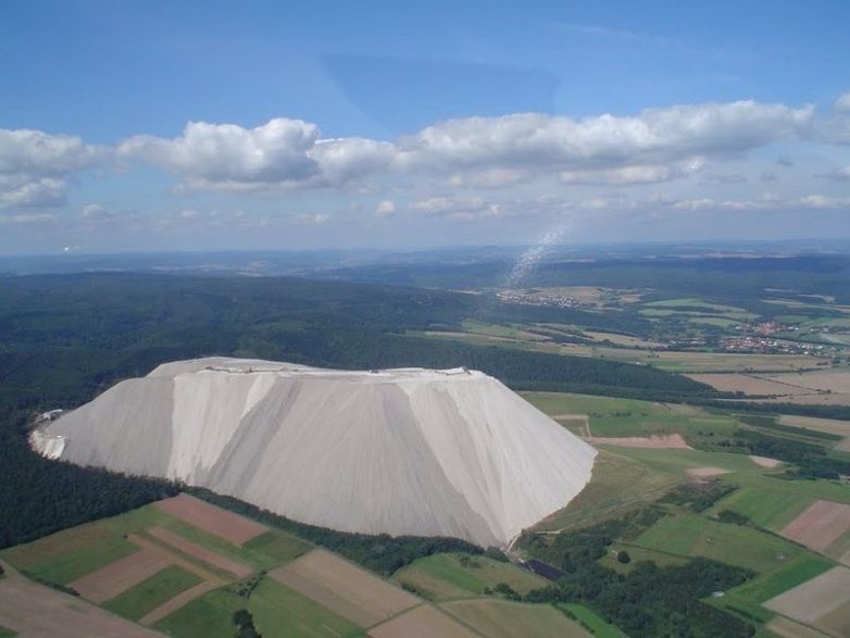 Удивительная соляная гора в Гессене