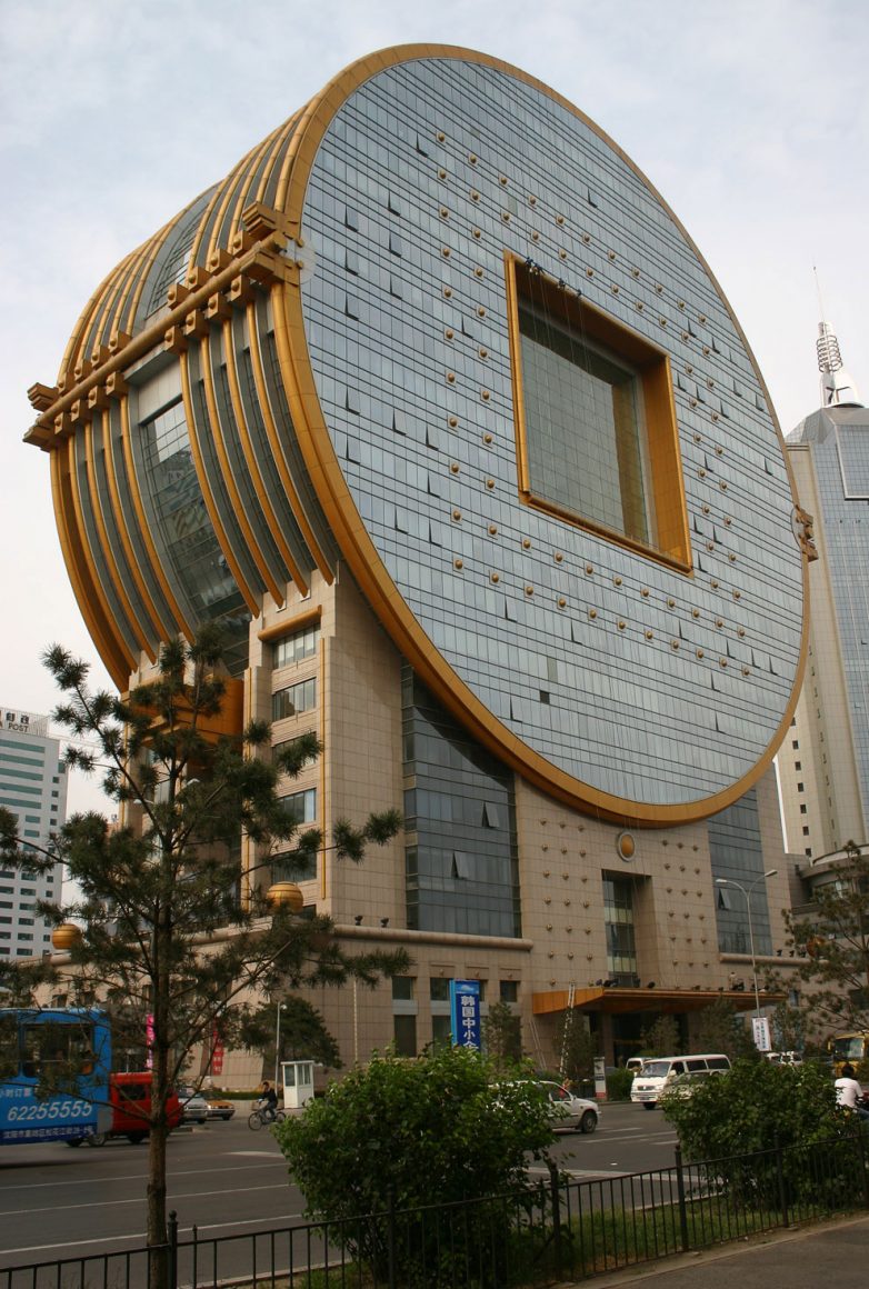 Когда архитектор схалтурил: ещё 10 самых уродливых зданий в мире