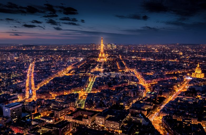 Вечерний Париж, в который нельзя не влюбиться