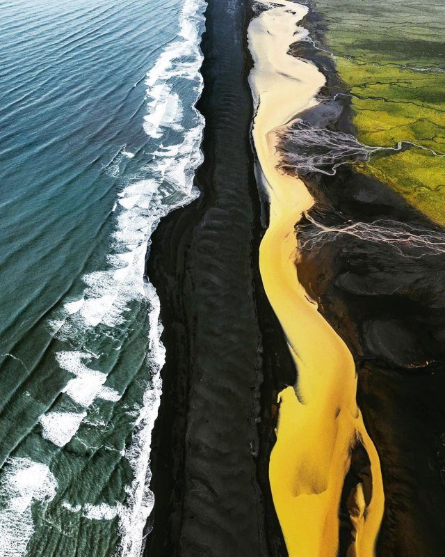 Потрясающие снимки Исландии, сделанные с высоты птичьего полёта