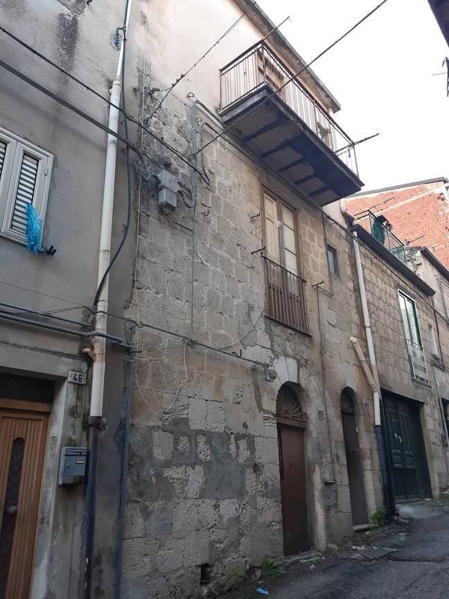 Как мужчина купил дом в Сицилии за 1 евро и можно ли повторить его трюк?