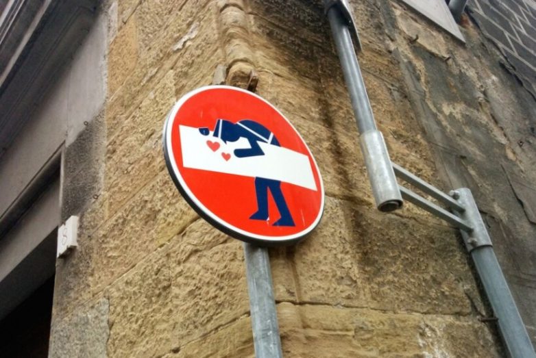 Дорожные знаки Флоренции как особый вид искусства