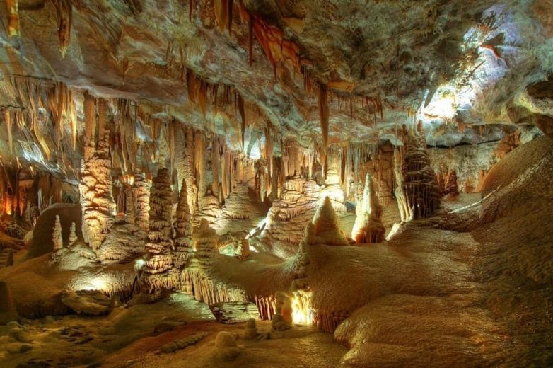 Очаровательная лагуна, затерянная в австралийских пещерах