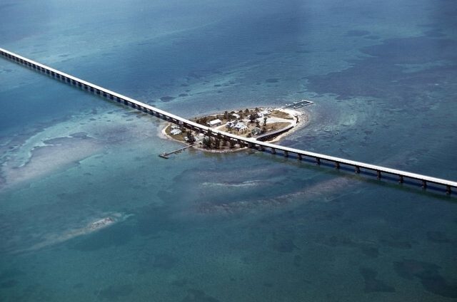 Балансируя над бездной: 15 самых страшных мостов планеты