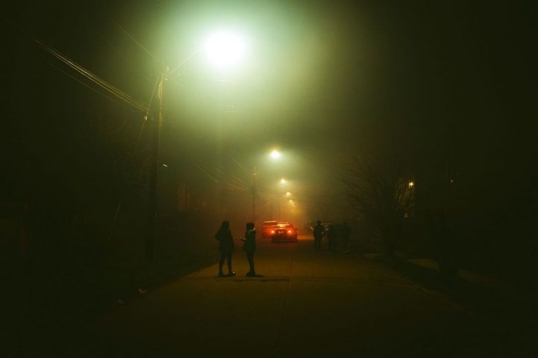 Мистическое очарование туманных улиц и ландшафтов в разных уголках планеты