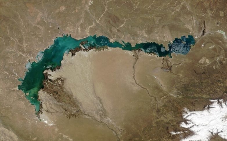 Балхаш — удивительное озеро с разной водой