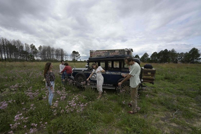 Необычная аргентинская семья завершила кругосветку продолжительностью 22 года