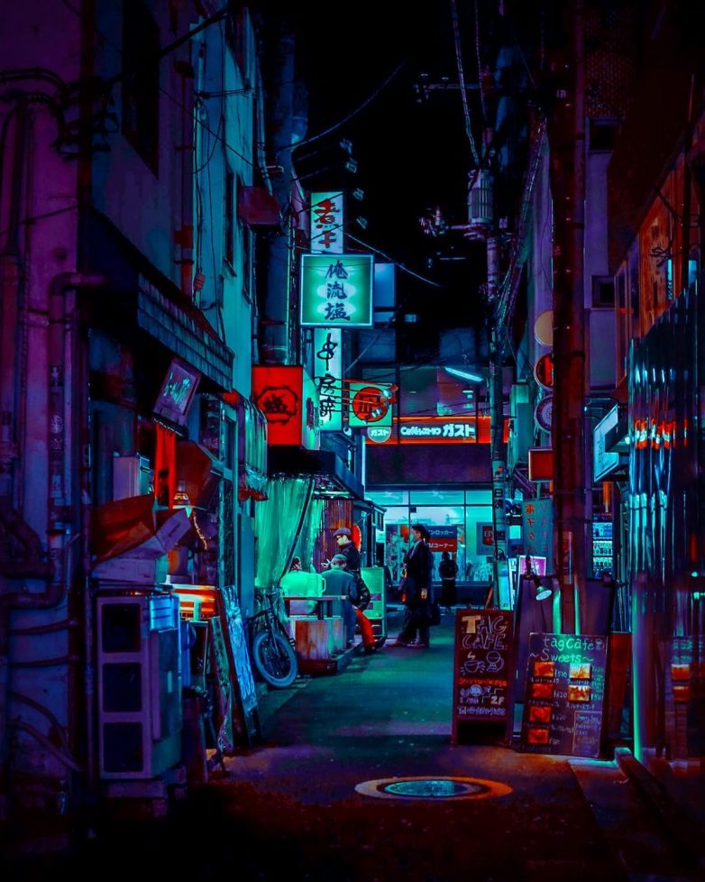 Футуристичные японские улицы на тревел-снимках Маттео Кареллы