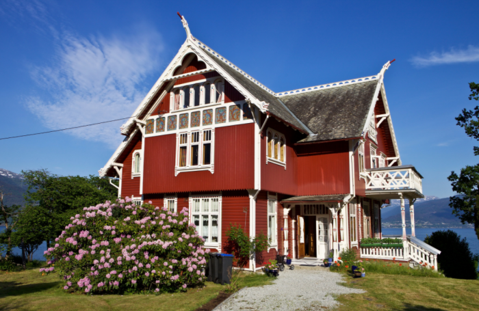 Почему в Норвегии так много красных домов, а в Финляндии — серых? /  Туристический спутник