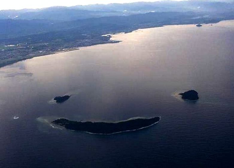 10 островов с самыми причудливыми контурами в мире