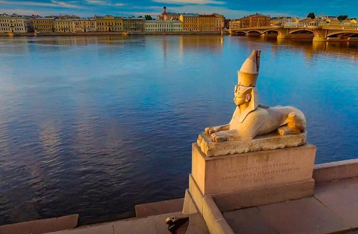 Сфинксы над Невой: как Санкт-Петербург обзавёлся необычной достопримечательностью