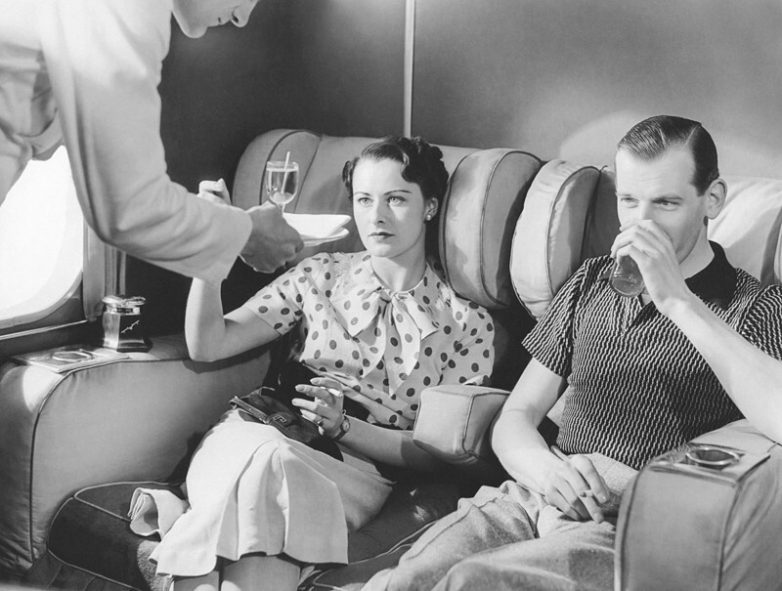 Вопрос на засыпку: почему в самолётах запрещено курить?
