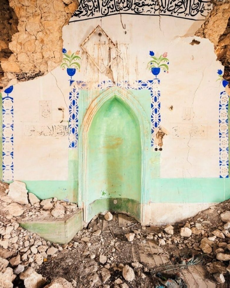 14 фантастических снимков, сделанных в заброшенных мечетях Турции