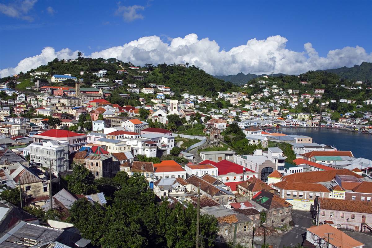 И является популярным среди. Сент-Джорджес Гренада. Гренада Карибские острова. Сент Джорджес город. Saint George's, Grenada, Гренада.